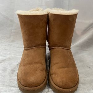 Bailey Corduroy Bow Uggs 🎀